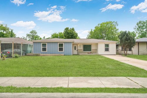 5646 Flamingo Dr, Houston, TX, 77033-3115 | Card Image