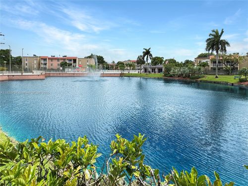 apt-201-5201 Geneva Way, Doral, FL, 33166-4620 | Card Image