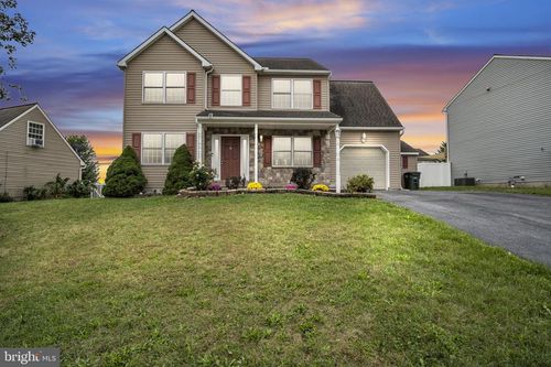 3960 Sheppard Dr, Dover, PA, 17315-4698 | Card Image