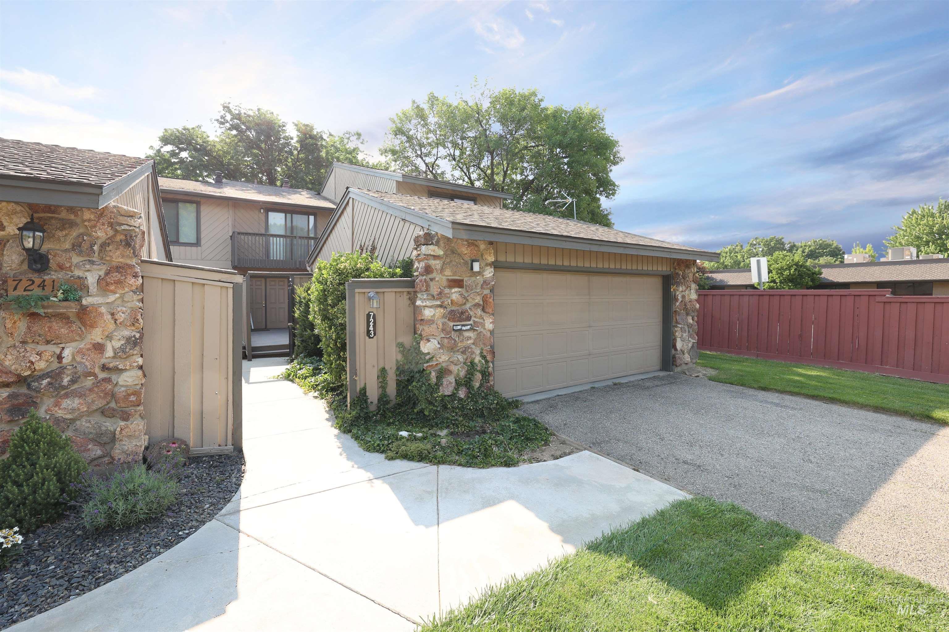 Cascade Dr, Boise, ID 83704