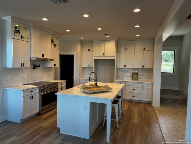 166 Restless Wind, House other with 4 bedrooms, 5 bathrooms and null parking in Spring Branch TX | Image 7