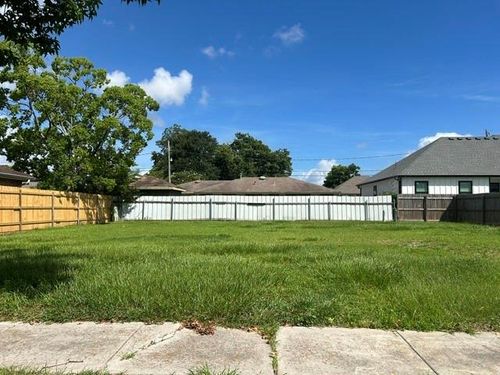 2400 Legend St, Meraux, LA, 70075-2825 | Card Image