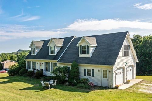 4586 Main St, Franklin, VT, 05457-9562 | Card Image