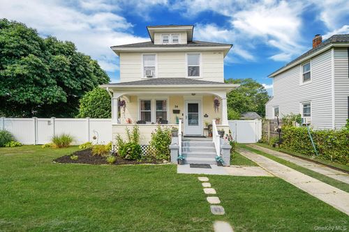 34 Belford Ave, Bay Shore, NY, 11706-6822 | Card Image