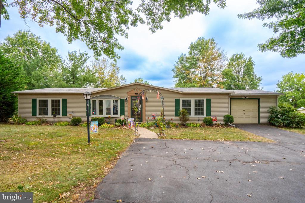 Sheffield Way, Souderton, PA 18964