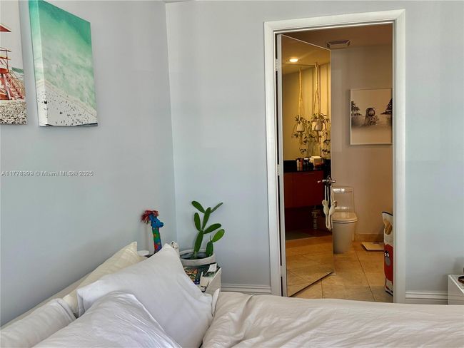 STE-4M - 400 Alton Rd, Condo with 1 bedrooms, 2 bathrooms and null parking in Miami Beach FL | Image 24