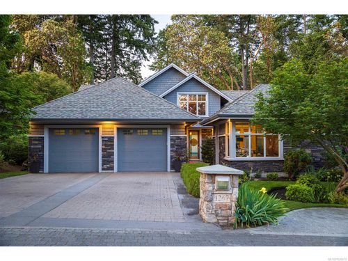 1267 Oceanwood Lane, Saanich, BC, V8X0A4 | Card Image