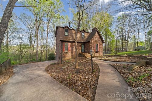 200 Maple Ct, Lexington, NC, 27295-8911 | Card Image