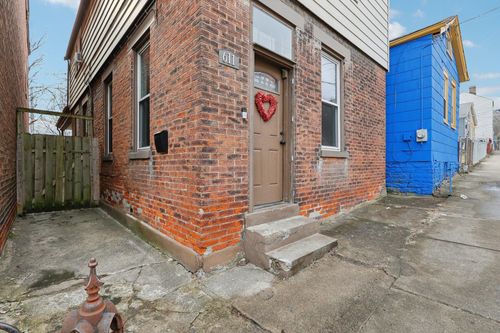 611 W 11th St, Covington, KY, 41011-2101 | Card Image