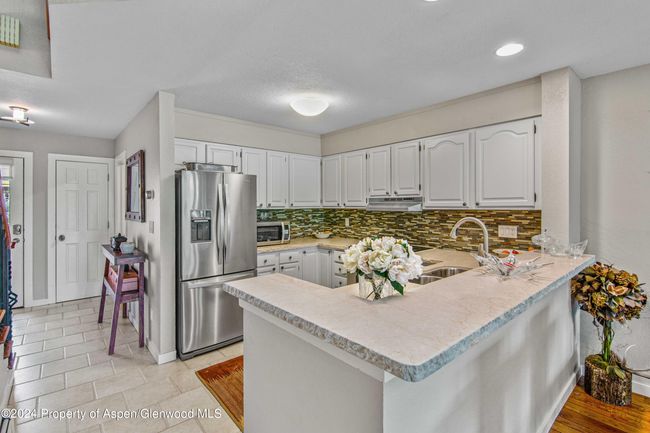 63 - 115 Harleston Grn, Townhouse with 2 bedrooms, 3 bathrooms and 1 parking in Snowmass Village CO | Image 8