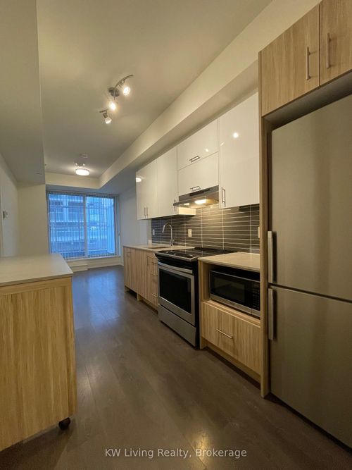 611-180 Fairview Mall Dr, Toronto, ON, M2J0G4 | Card Image