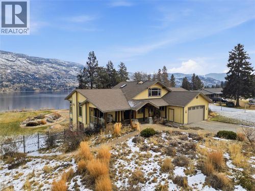 660 Pineview Dr, Kaleden, BC, V0H1K0 | Card Image