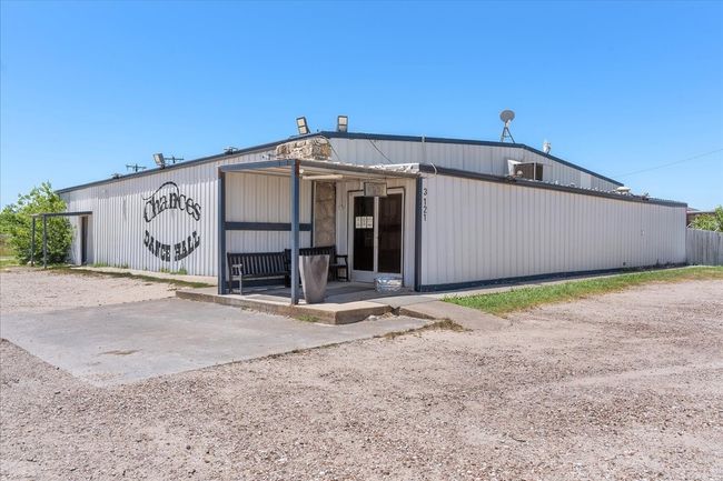 View of building exterior | Image 31