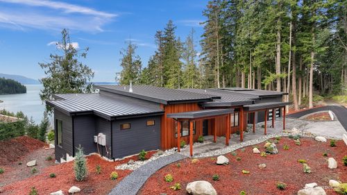 166 Soundview Rd, Bellingham, WA, 98229-8916 | Card Image