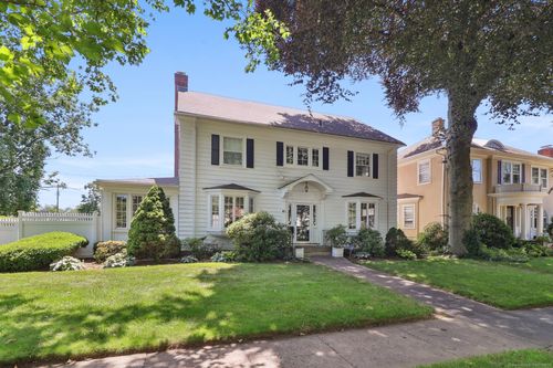 110 Westwood Rd, New Haven, CT, 06515-2243 | Card Image