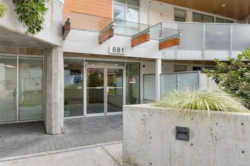301-881 Short St, Saanich, BC, V8P2L3 | Card Image