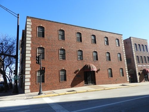 5 S County St, Waukegan, IL, 60085-5577 | Card Image