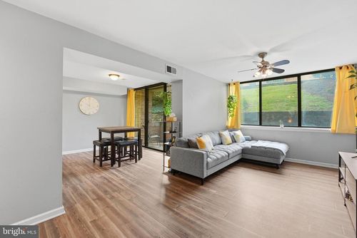 t3-501 N Armistead St, ALEXANDRIA, VA, 22312-2800 | Card Image
