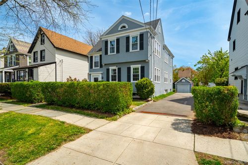 28 Spruce St, New Rochelle, NY, 10805-1408 | Card Image