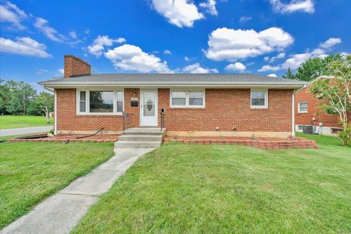 202 Frontier Rd Ne, Roanoke, VA, 24012-3018 | Card Image