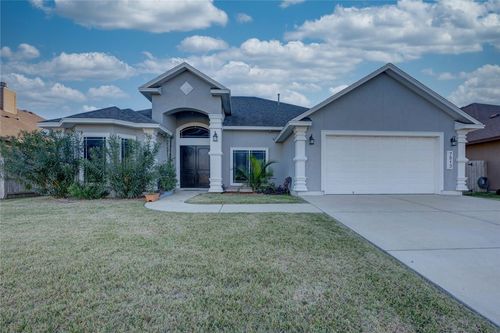 7513 S Lake Dr, Corpus Christi, TX, 78414-2201 | Card Image