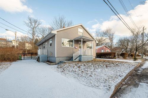 13 Franklyn St, Dartmouth, NS, B2W1B6 | Card Image