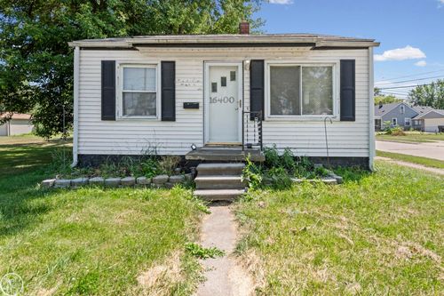 16400 Curtis St, Roseville, MI, 48066-3782 | Card Image