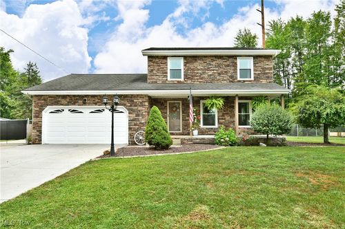 129 Fairmeadow Dr, Austintown, OH, 44515-2218 | Card Image