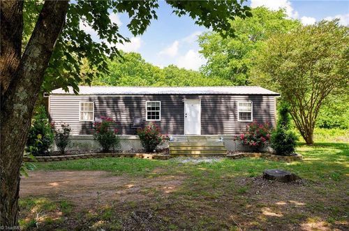 268 Walnut Grove Rd, Lexington, NC, 27292-6098 | Card Image