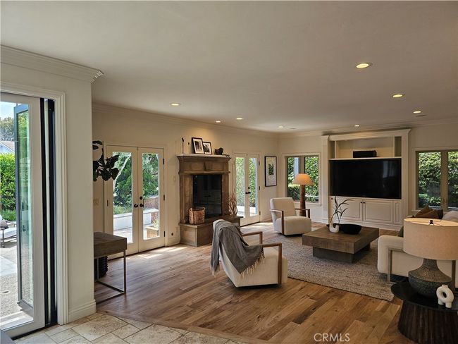 411 Snug Harbor Rd, House other with 5 bedrooms, 5 bathrooms and 3 parking in Newport Beach CA | Image 18