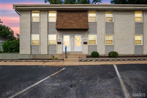 c-835 Portsdown Rd, Ballwin, MO, 63011-3042 | Card Image