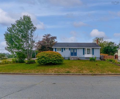 6 Codroy Ave, Lake Loon, NS, B2W3R2 | Card Image