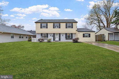 38 Potter Ln, Willingboro, NJ, 08046-2631 | Card Image