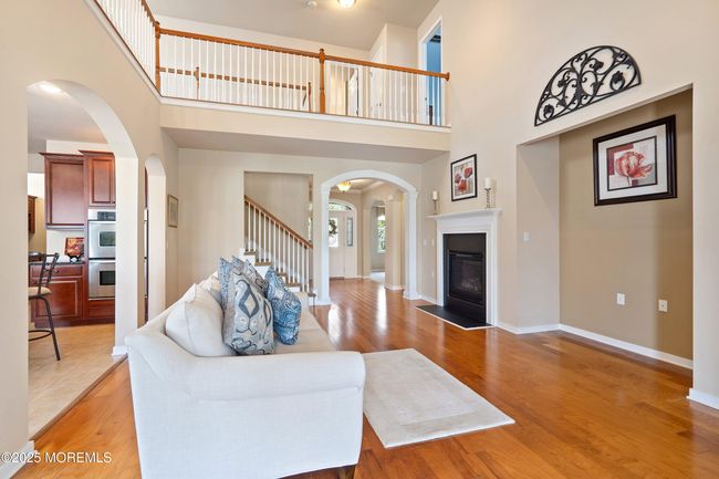 19 E Francesa Ct, Home with 3 bedrooms, 3 bathrooms and null parking in Farmingdale NJ | Image 14