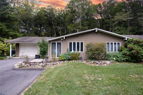34 Maple Brook Rd, Tuxedo Park, NY, 10987-4622 | Card Image
