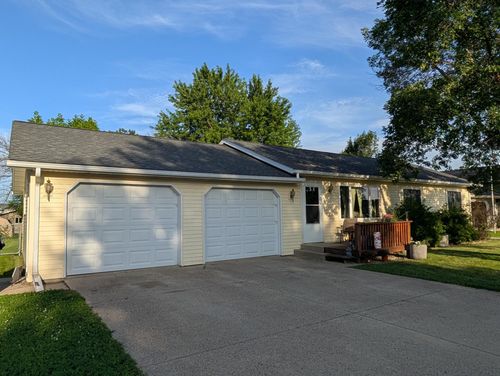 223 Rainbow Dr, Marshall, MN, 56258-3058 | Card Image