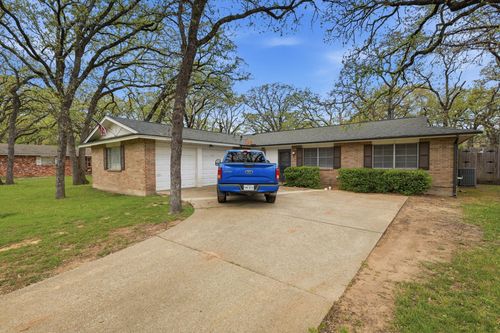 3005 Friendswood Dr, Arlington, TX, 76013-2033 | Card Image