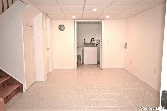 Finished basement | Image 16