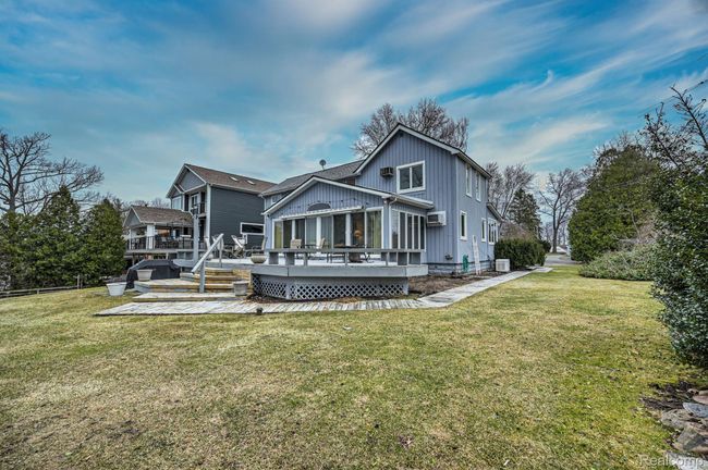 LAKE SIDE FRONT | Image 60