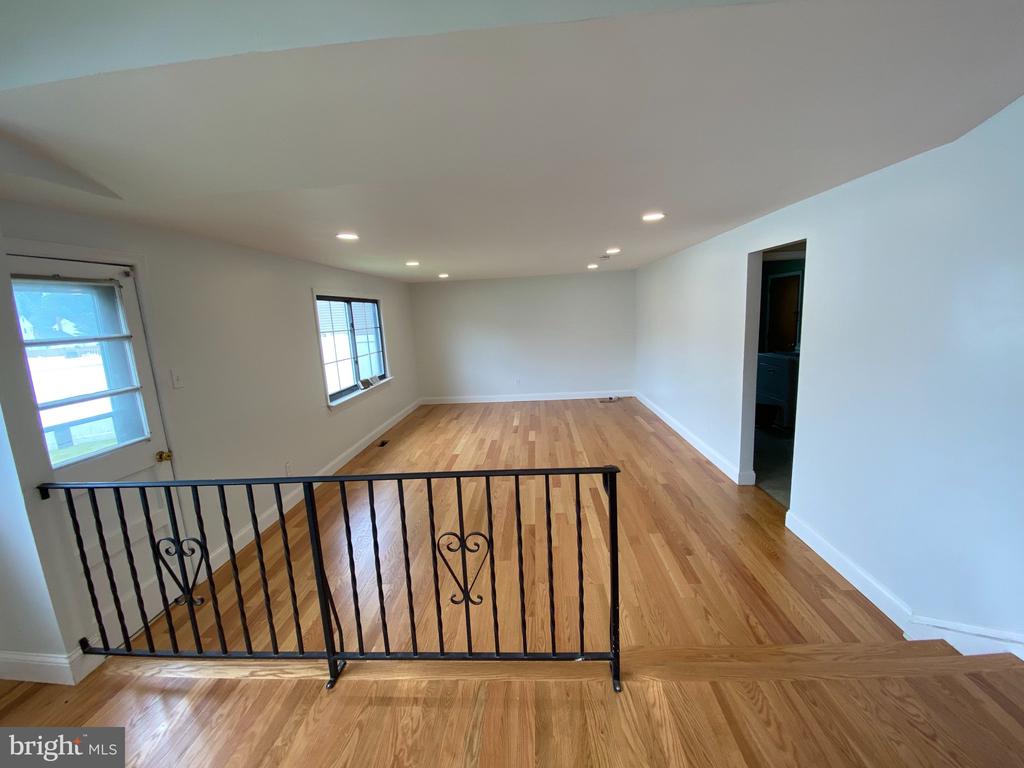 Residential Lease in CHERRY HILL 5