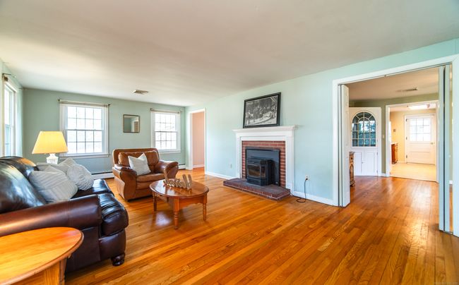 69 Essex Rd, House other with 4 bedrooms, 2 bathrooms and null parking in Old Saybrook CT | Image 7