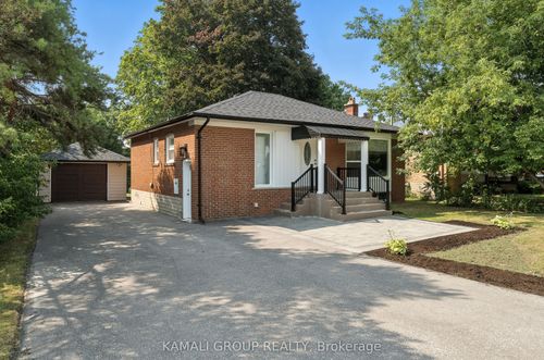162 Queen St, Newmarket, ON, L3Y2E8 | Card Image