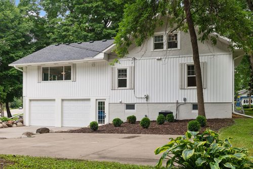 2901 Hazelwood Ln, Mound, MN, 55364-8522 | Card Image