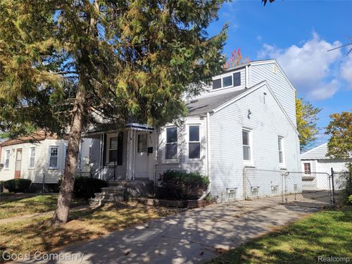 18729 Elkhart St, Harper Woods, MI, 48225-2103 | Card Image