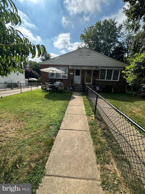 7837 Lawndale Ave, PHILADELPHIA, PA, 19111-2618 | Card Image