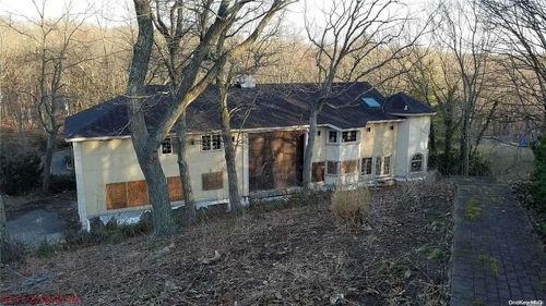 11 Split Rock Ct, Melville, NY, 11747-2313 | Card Image