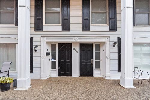 3-2058 Brant St, Burlington, ON, L7P3A6 | Card Image