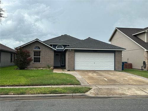 2104 Westwood Dr, Portland, TX, 78374-3010 | Card Image