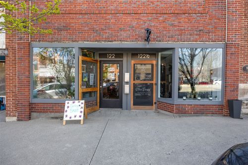 122 1st St Sw, Mount Vernon, IA, 52314-1601 | Card Image
