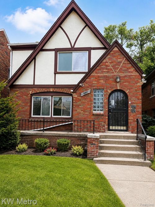 17139 Roselawn St, Detroit, MI, 48221-3260 | Card Image